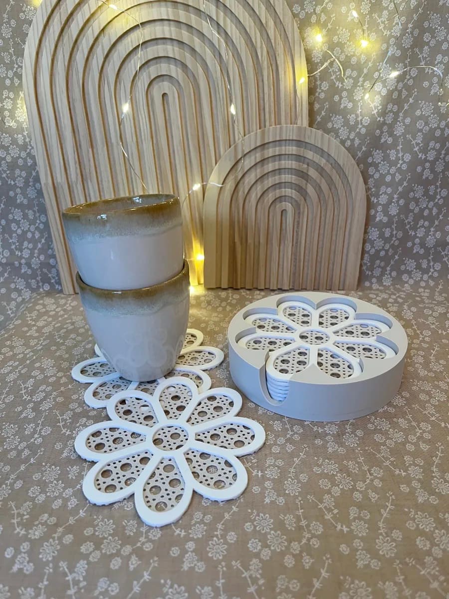 Porta-copos flor rattan — detalhe da textura